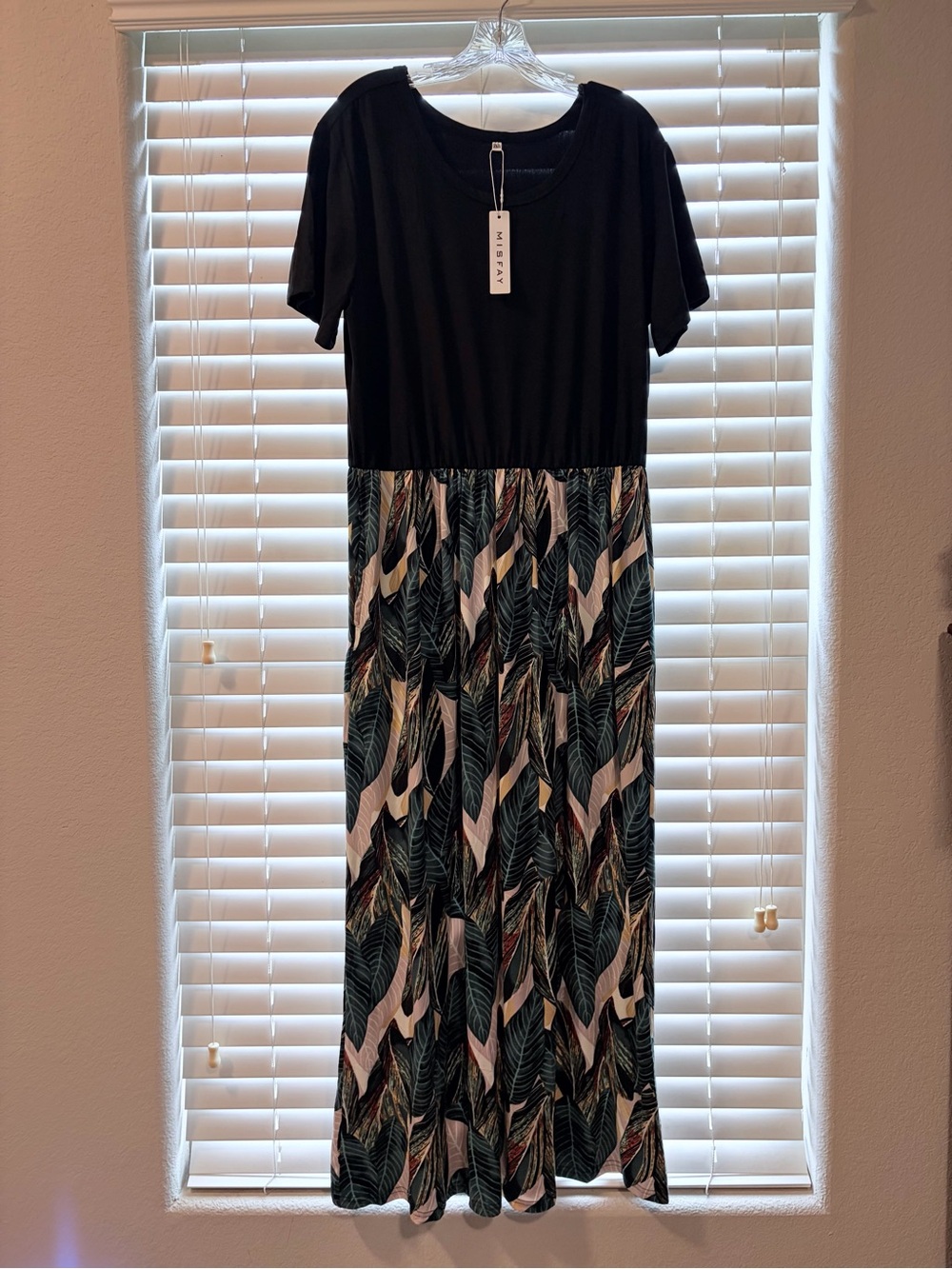 NWT Leaf-Print Maxi Dress with Black Bodice